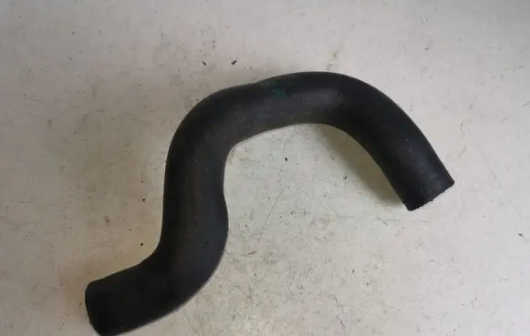 Porsche 911 996 Engine coolant pipe/hose 99611325572