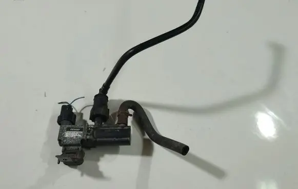Jaguar X-Type Turbo solenoid valve 1X439C915BB