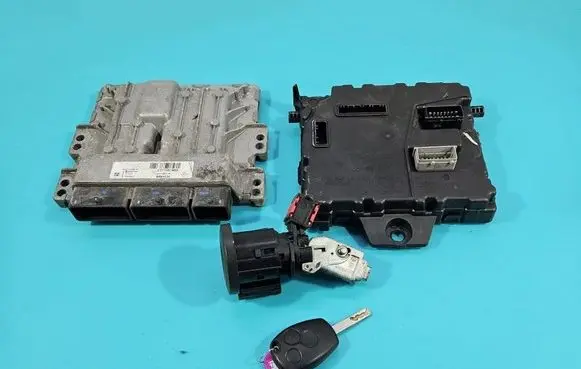 Renault Master III Engine control unit/module ECU 237108788R IMPRK1570148
