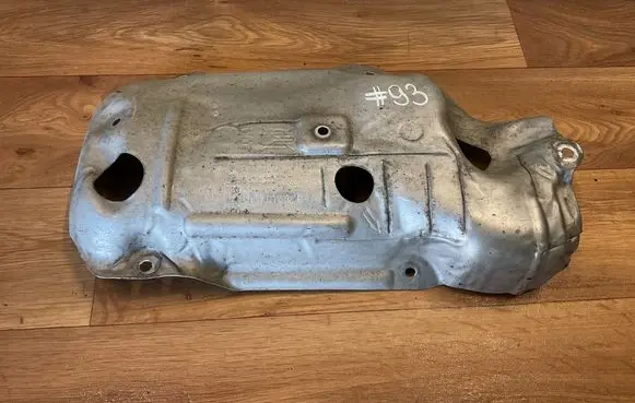 Opel Insignia A Exhaust heat shield 55562332 2399593001