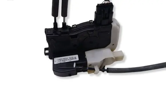 Hyundai ix35 Front door lock 913102Y000