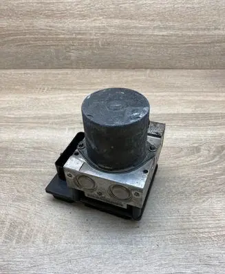 BMW 5 E60 E61 ABS Pump 6758743 0265234031
