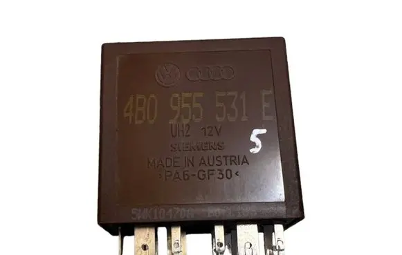Skoda Octavia Mk1 (1U) Other relay 4B0955531E 5WK10470A B070103
