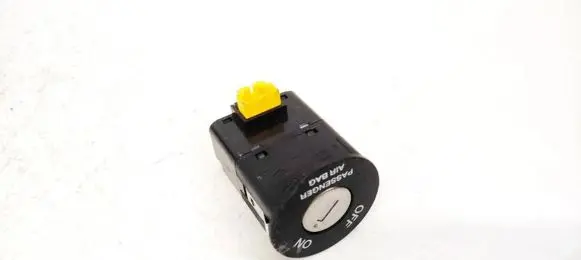 Passenger airbag on/off switch