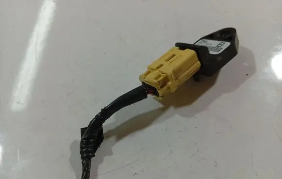 Mercedes-Benz A W168 Airbag deployment crash/impact sensor 8983105010