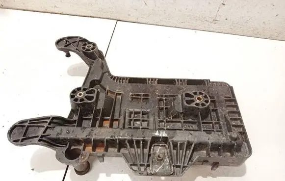 Volkswagen Golf Plus Battery box tray 1k0915333c