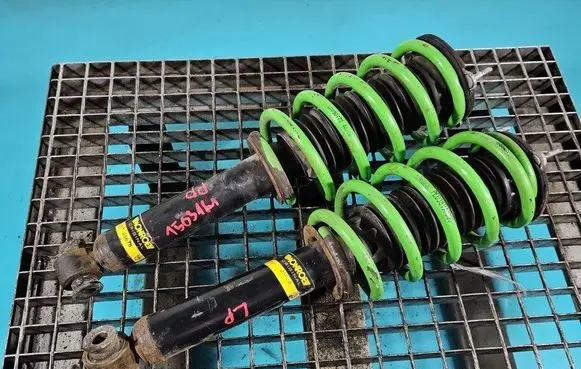 Front shock absorber/damper