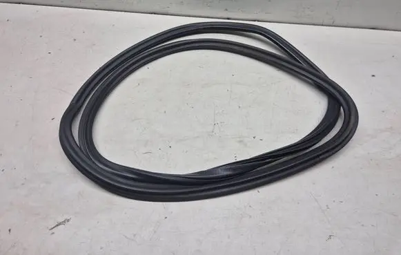 Audi A8 S8 D4 4H Rubber seal rear door