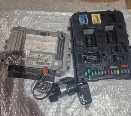 Peugeot 308 Engine ECU kit and lock set 9653958980 0281013872 9664843780