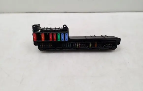BMW 5 E60 E61 Fuse module 6957330