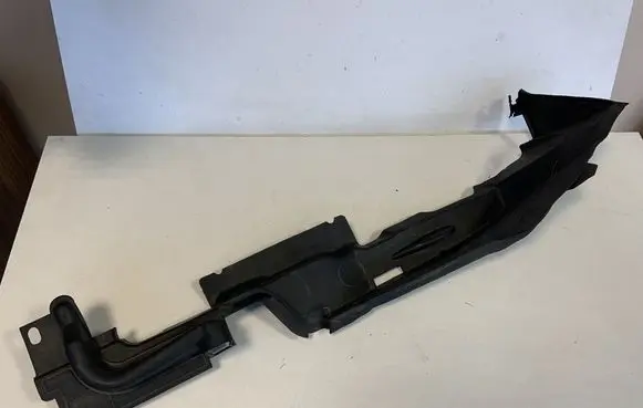 Audi A5 Fender end trim 8W6821170C