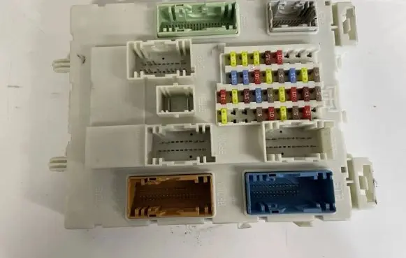 Ford Focus Fuse box set bv6n14a073ep bv6n-14a073-ep