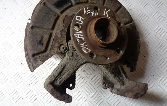 Skoda Octavia Mk2 (1Z) Front wheel hub