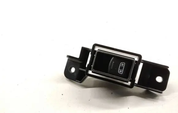 Mercedes-Benz X-class W470 Electric window control switch 681RV5XA0A