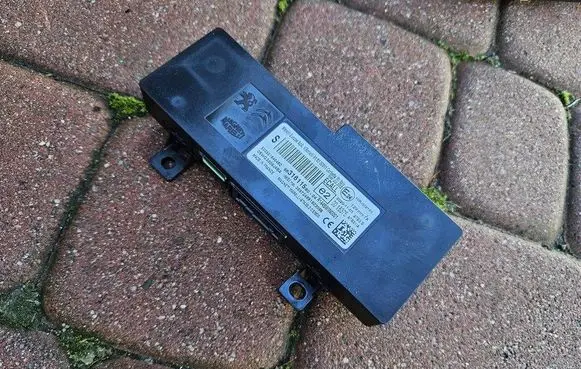 Opel Grandland X Bluetooth control unit module 9831611580
