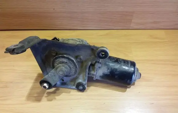 Mitsubishi Space Runner Wiper motor