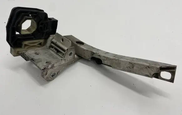 BMW M6 Radiator support slam panel bracket 7186514