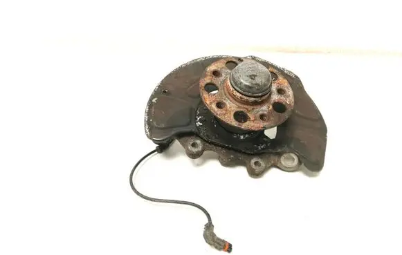 Mercedes-Benz E W212 Front wheel hub A2123322401