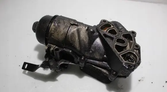 Oil filter mounting bracket
