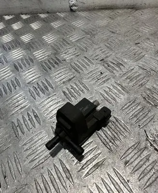 Vacuum valve