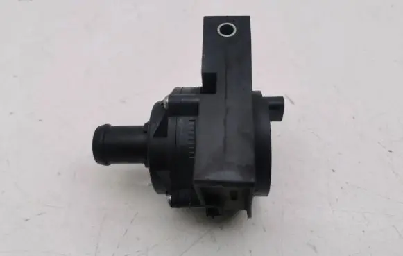 Volkswagen T-Roc Electric auxiliary coolant/water pump 5Q0965567