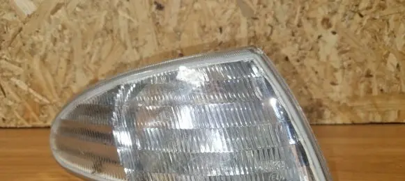 Ford Mondeo Mk III Front indicator light 084311504r