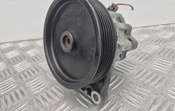 Mercedes-Benz C W204 Power steering pump A0064661501 7693900509