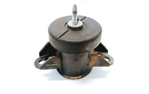 Engine mount bracket