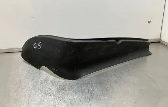 Lexus RX 330 - 350 - 400H Rear/tail light trim molding 1T0945312
