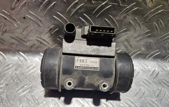 Mazda 626 Mass air flow meter E5T50171 F8B38921