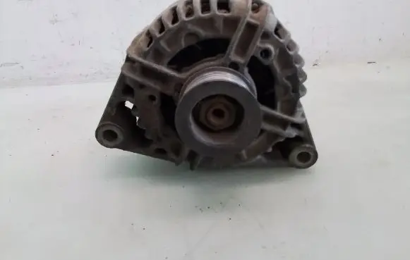 Opel Zafira A Generator/alternator 0124415005