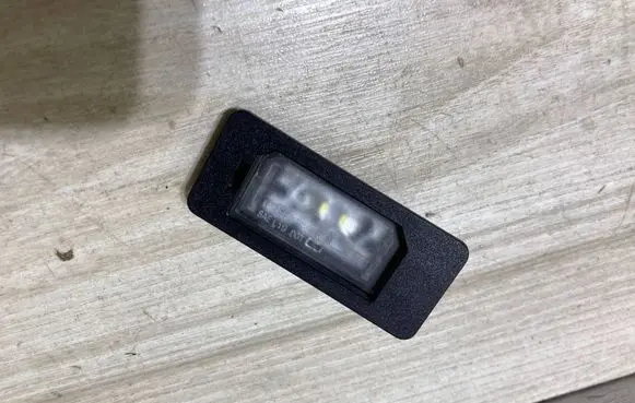 BMW 1 F70 Number plate light 9481842