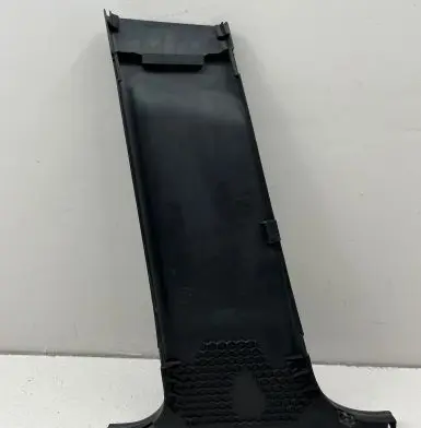 Mercedes-Benz C W204 (B) pillar trim (bottom) A2046900425