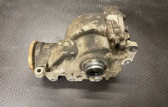 Gearbox transfer box case
