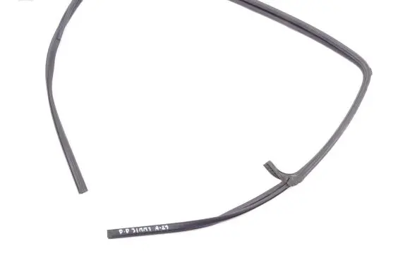 Suzuki Jimny Rubber seal front door window/glass 