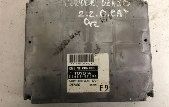 Toyota Corolla E120 E130 Engine control unit/module 896610F091 MB1758009430