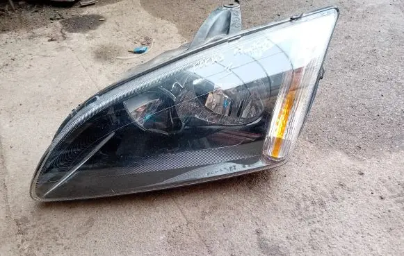 Ford Focus Headlight/headlamp