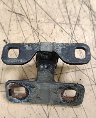 BMW X5 E53 Tailgate/trunk/boot hinge 8247667