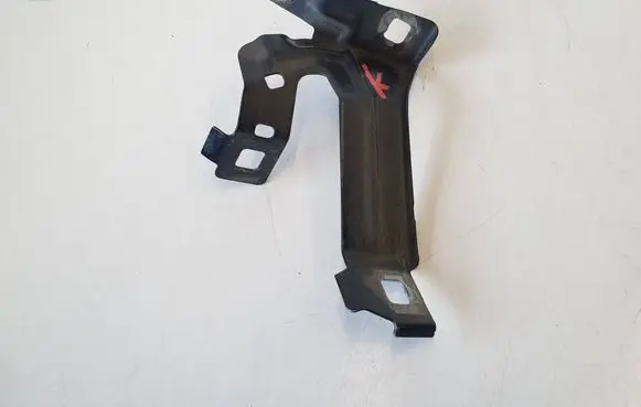 BMW 4 F36 Gran coupe Fender mounting bracket 7298037