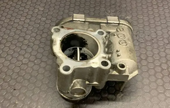 Nissan X-Trail T31 Throttle valve 8200330810 8200330812