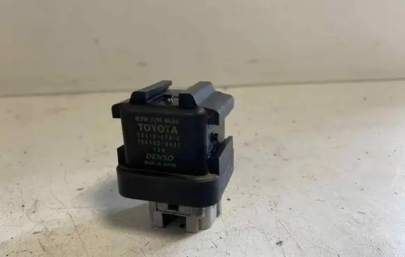 Toyota Auris 150 Glow plug pre-heat relay 2861067010 1567000671 2860126030