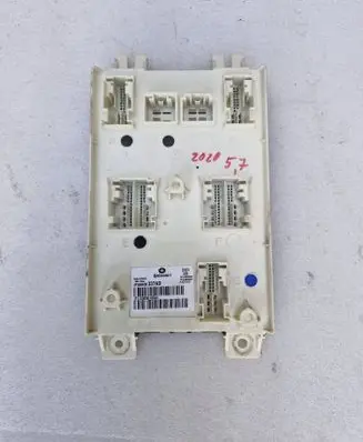 Dodge Durango Comfort/convenience module 68438337AD