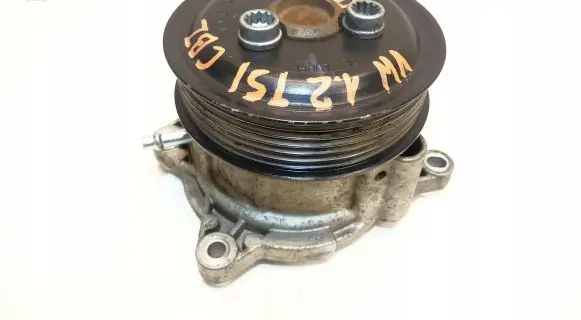 Volkswagen Golf VI Water pump 03F121031A