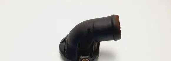 Volkswagen PASSAT B5 Engine coolant pipe/hose 030121121B