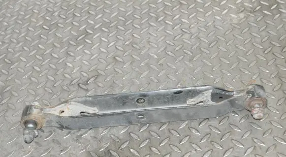 Nissan X-Trail T32 Rear upper control arm/wishbone