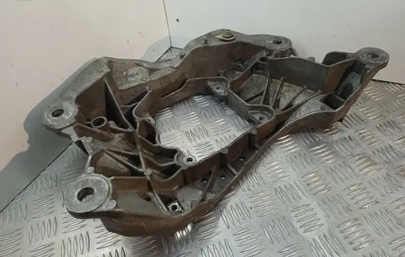 Audi A8 S8 D5 Gearbox mounting bracket 4G0399263
