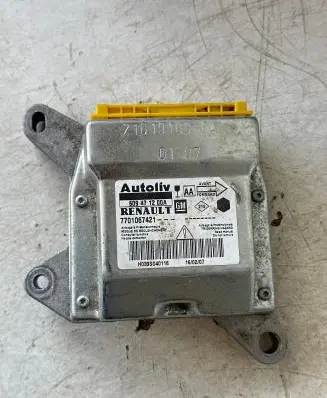 Opel Vivaro Airbag control unit/module 216191036A 7701067421 609471200A