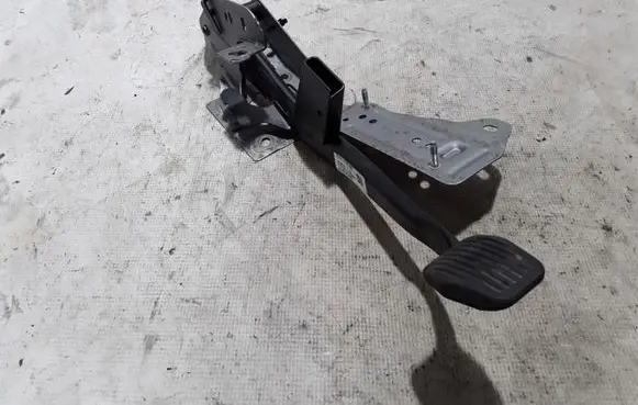 Ford Kuga II Brake pedal AV612467AE