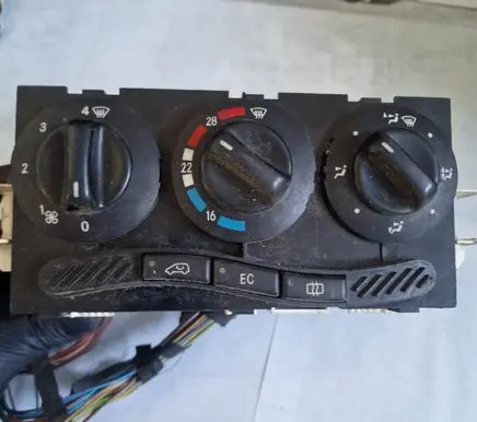 Mercedes-Benz A W168 Climate control unit 1688300485