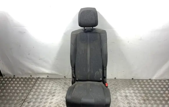 Peugeot 5008 Second row seats 
